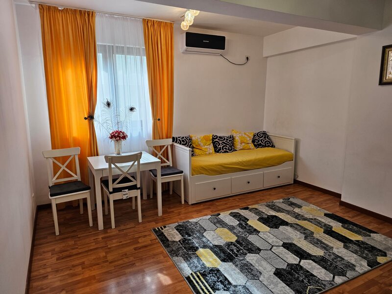 Drumul Fermei, Penny,